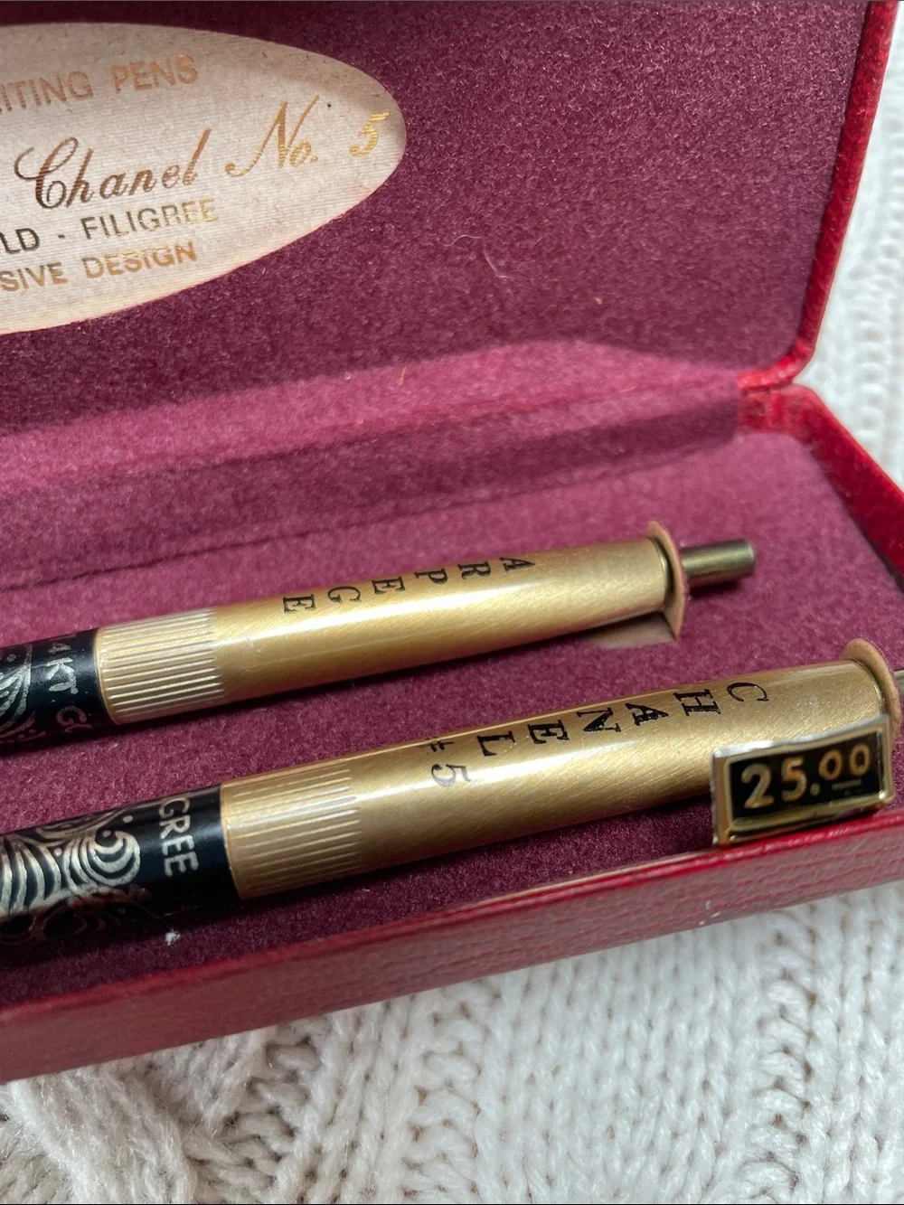 Arpège Chanel No.5 Perfumed Writing Pens - Black & Gold. 14 it gold filigree